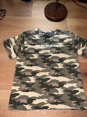 No Boundaries Camo Graphic T-Shirt Can You See Me Now?